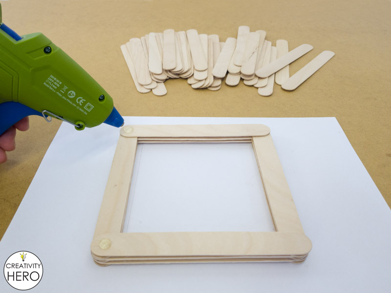 Simple DIY Picture Frame Using Popsicle Sticks 3