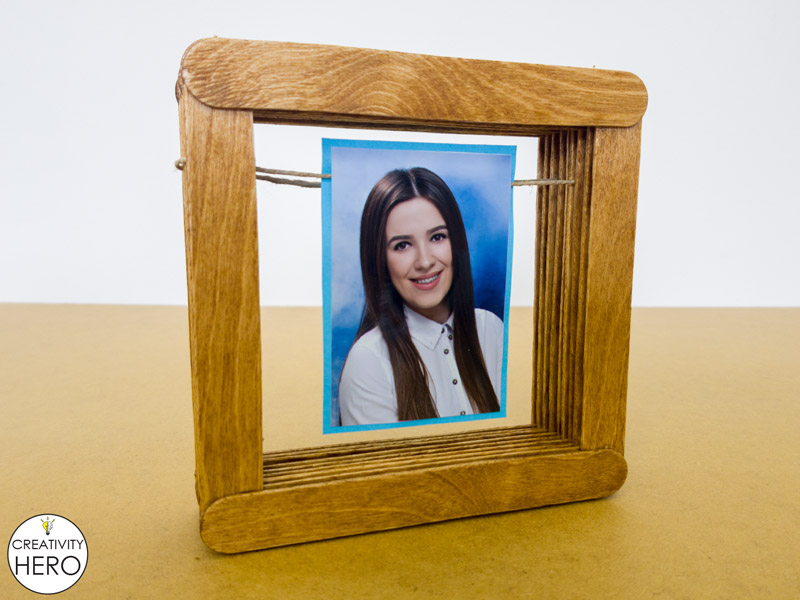 Simple DIY Picture Frame Using Popsicle Sticks 9